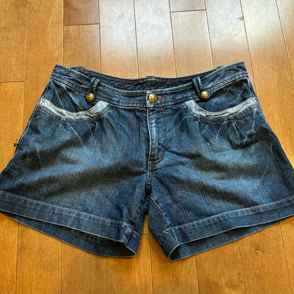 Armani Exchange Jean Shorts in 10